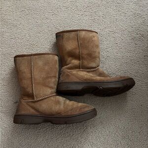 UGG Women’s Ultimate Short Boot Chestnut Size 8